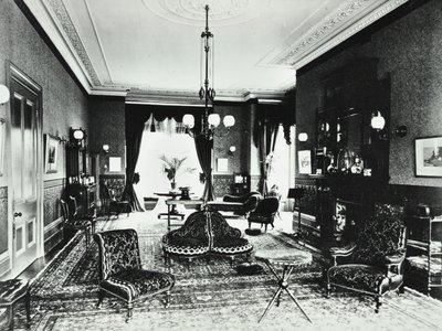 18 Addison Yolu: misafir odası, 1890 by English Photographer