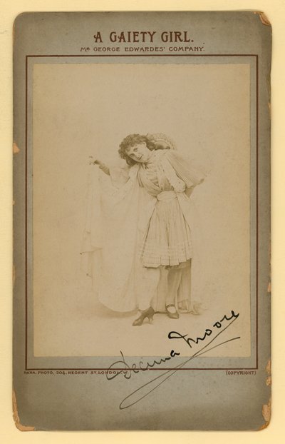 Neşeli Kız - Decima Moore by English Photographer