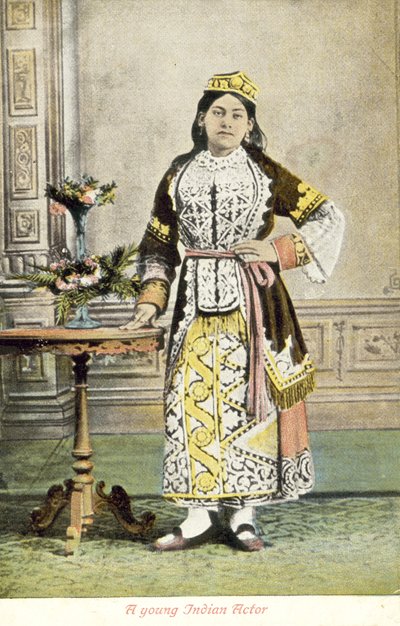 Genç bir Hintli aktör (renkli fotoğraf) by English Photographer
