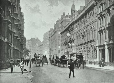 Ordu ve Donanma Mağazaları, Victoria Street, Westminster LB: Francis Street tarafından doğuya bakıyor, 1895 by English Photographer