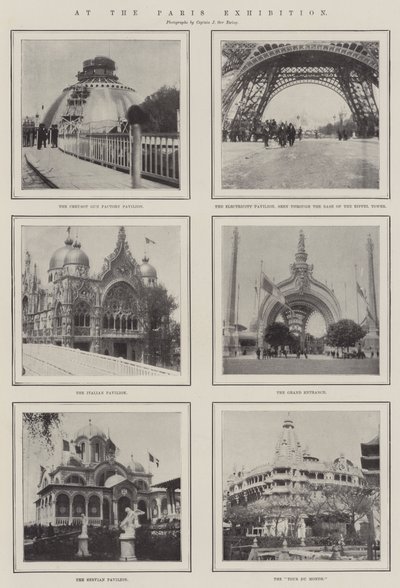 Paris Sergisinde by English Photographer