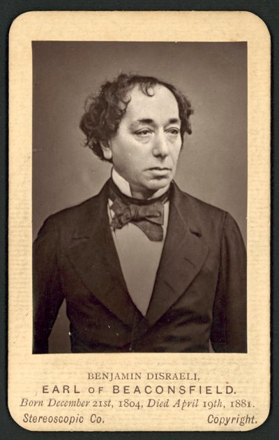 Benjamin Disraeli, Beaconsfield Kontu, anma fotoğraf kartı (s/b fotoğraf) by English Photographer