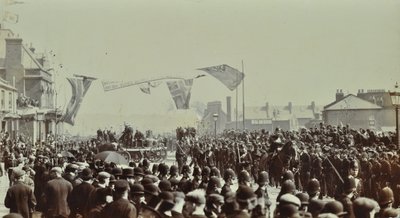 Blackwall Tüneli: Galler Prensi, daha sonra Kral VII. Edward ve Prenses İskenderiye tünelin tören açılışına katılıyor, 1897 by English Photographer