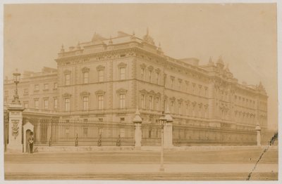 Buckingham Sarayı, 1876 by English Photographer