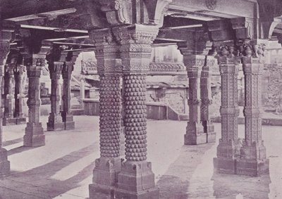 Kavisli Sütunlar, Panch-Mahal, Fatehpur-Sikri by English Photographer