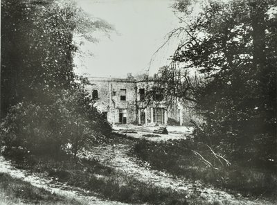 Central Hill: Bloomfield Salonu, 1895 by English Photographer