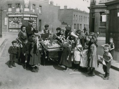 Çocuk yoksulluğu, Londra by English Photographer