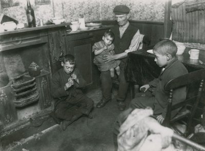 Çocuk yoksulluğu, Londra by English Photographer