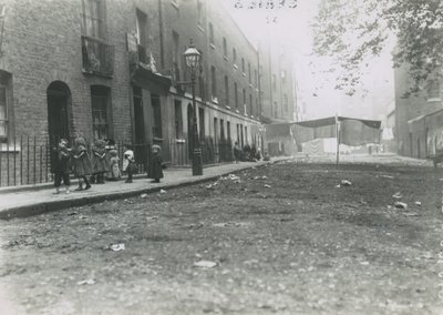 Çocuk yoksulluğu, Londra by English Photographer