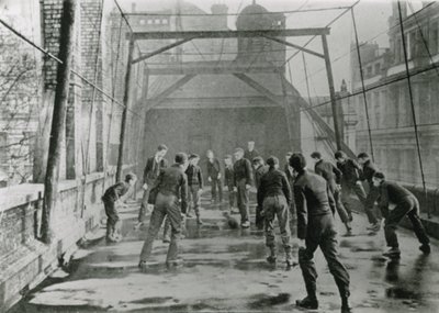1902