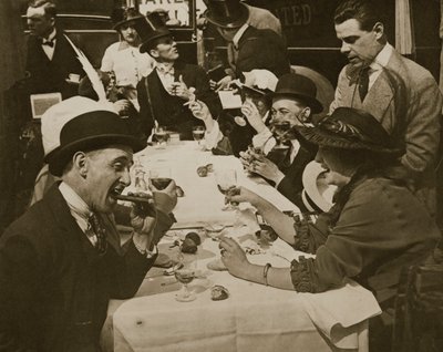 Derby Günü öğle yemeği partisi, Horace W. Nichols tarafından basılmıştır, c.1910 (fotogravür) by English Photographer