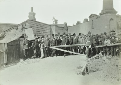 Lotodan kurtulan Doğu Feribot Yolu, 1885 by English Photographer