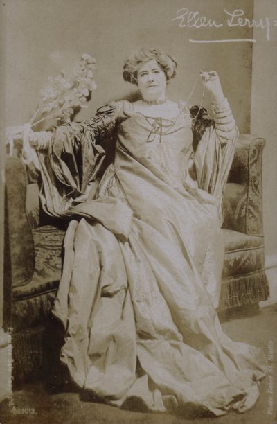 Ellen Terry (s/b fotoğraf) by English Photographer