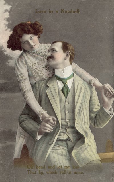 Şık giyimli çift öpüşmek üzere (renkli fotoğraf) by English Photographer