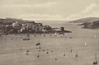 Fowey, Batarya ve Polruan Kulesi (b/w fotoğraf) by English Photographer