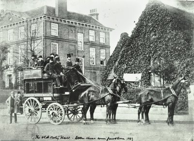Garratt Lane: Eski Vestry Hall, 1887 by English Photographer