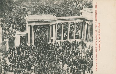 Ruhsat Yasasına Karşı Büyük Gösteri, Londra, 27 Eylül 1908 by English Photographer
