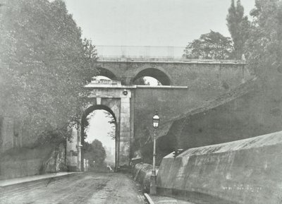 Highgate Archway, Archway Road Bridge: eski köprünün genel görünümü, 1896 by English Photographer