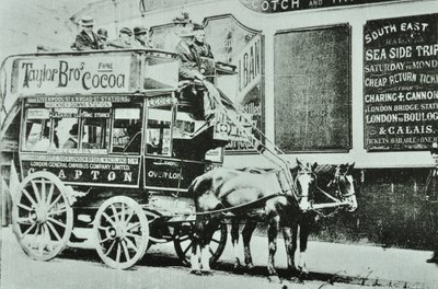 Yolculu atlı omnibüs, 1899 by English Photographer