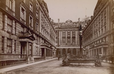 Otel Cecil by English Photographer