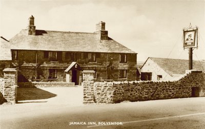 Jamaica Inn, Bolventor, Cornwall, Cornish kaçakçılığıyla ilişkilendirilmesiyle ünlü ve Daphne Du Maurier'in aynı adlı kitabında kutlandı (s/b fotoğraf) by English Photographer