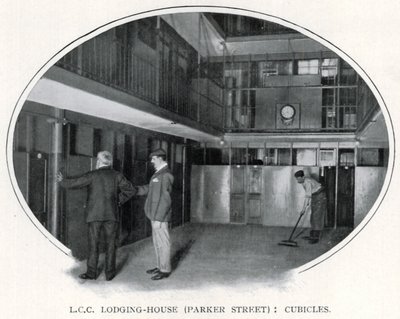 L.C.C. Konaklama Evi (Parker Caddesi): Hücreler (s/b fotoğraf) by English Photographer