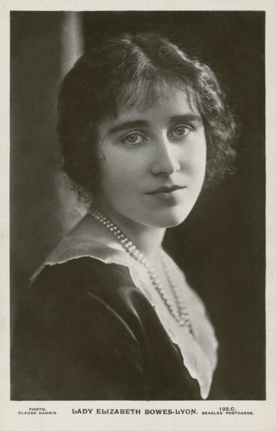 Leydi Elizabeth Bowes-Lyon (s/b fotoğraf) by English Photographer