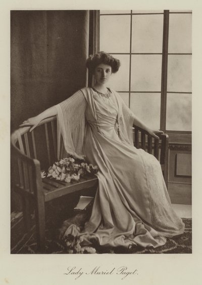 Leydi Muriel Paget (b/w fotoğraf) by English Photographer