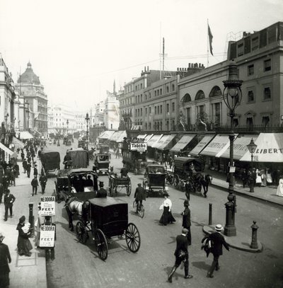 Liberty and Co, Regent Street, Londra by English Photographer