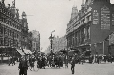 Londra: Tottenham Court Road (s/b fotoğraf) by English Photographer