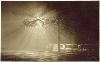 Londra gece sisi (siyah-beyaz fotoğraf) by English Photographer