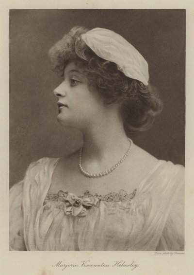 Marjorie Vikontes Helmsley (b/w fotoğraf) by English Photographer