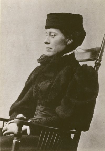 Mary Kingsley, portre, oturma, şapka takma (s/b fotoğraf) by English Photographer