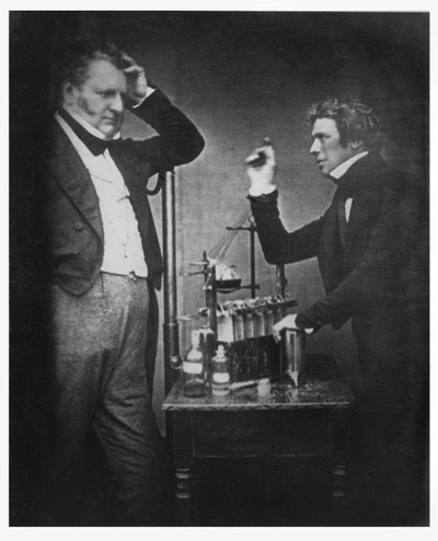 Michael Faraday (1791-1867) ve John Frederic Daniell (1790-1845) (fotoğraf) by English Photographer