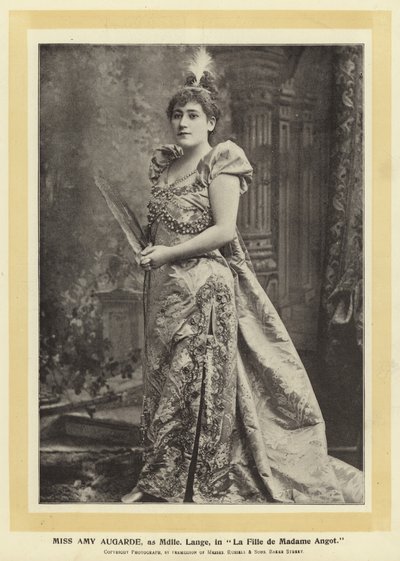 Bayan Amy Augarde, La Fille de Madame Angot
