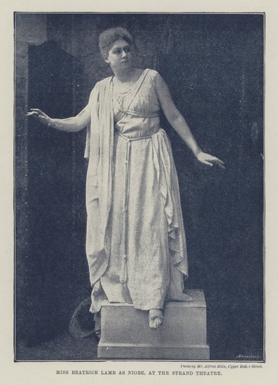 Bayan Beatrice Lamb, Strand Theatre