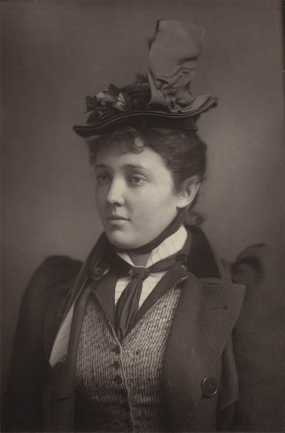 Bayan Marion Lea by English Photographer