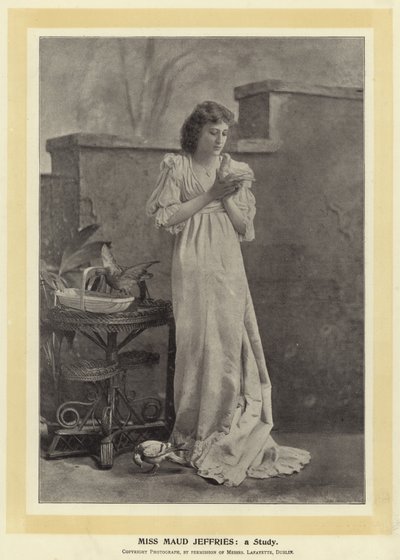 Bayan Maud Jeffries: Bir Çalışma by English Photographer