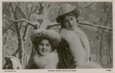 Zena ve Phyllis Dare