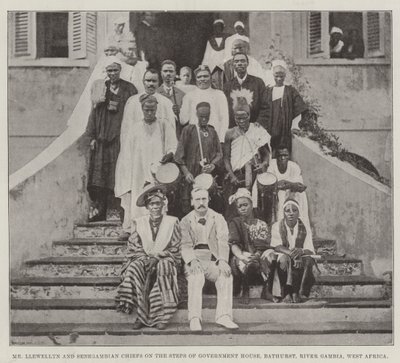 Bay Llewellyn ve Senegambiya Şefleri Hükümet Konağının Merdivenlerinde, Bathurst, Gambiya Nehri, Batı Afrika by English Photographer