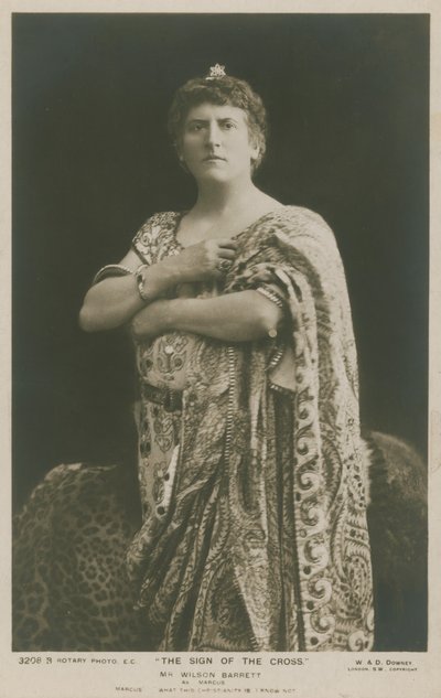 Bay Wilson Barrett, Haç İşaretinde Marcus by English Photographer