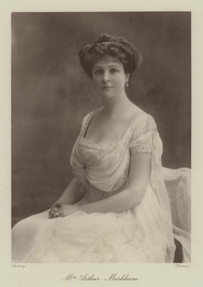 Bayan Arthur Markham (b/w fotoğraf) by English Photographer