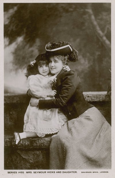 Bayan Seymour Hicks ve kızı by English Photographer