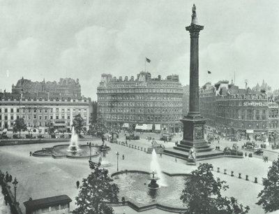 Nelsons Sütunu, Trafalgar Meydanı, Westminster LB: güneydoğuya bakış, 1895 by English Photographer