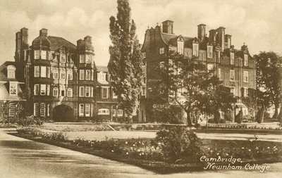 Newnham College, Cambridge (s/b fotoğraf) by English Photographer