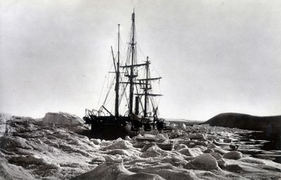 Kuzey Kutbu:”” Uyarı””, Beechey burnu yakınında kıstırıldı, Robeson kanalı - “” 1875-76 döneminde Polar See