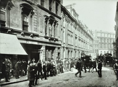 Old Broad Street, Borsa girişi, Londra Şehri, 1890 by English Photographer