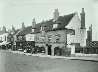 Yaşlı Boğa, Wandsworth High Street, 1897 by English Photographer