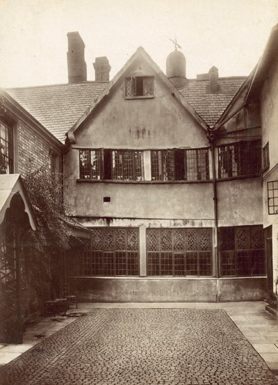 Eski Belediye Binası Avlusu, Leicester by English Photographer