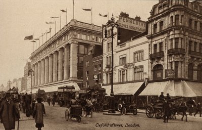 Oxford Street, Londra, Selfridges (s/b fotoğraf) by English Photographer